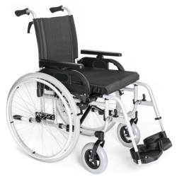 14: Letvægts kørestol, model Dolphin